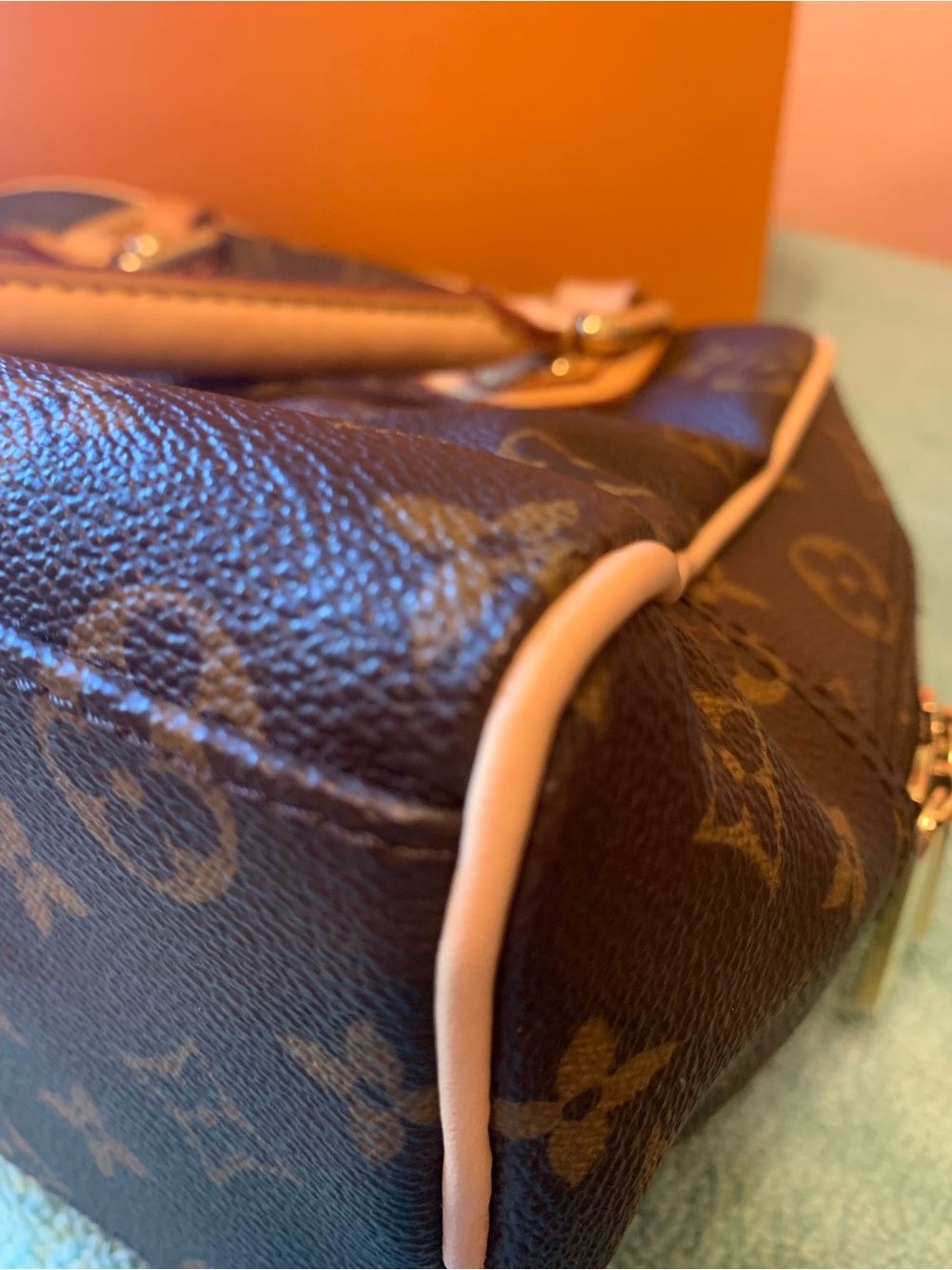 Louis Vuitton Monogram Canvas Manhattan 2005 PM Handbag - Picture 6 of 15